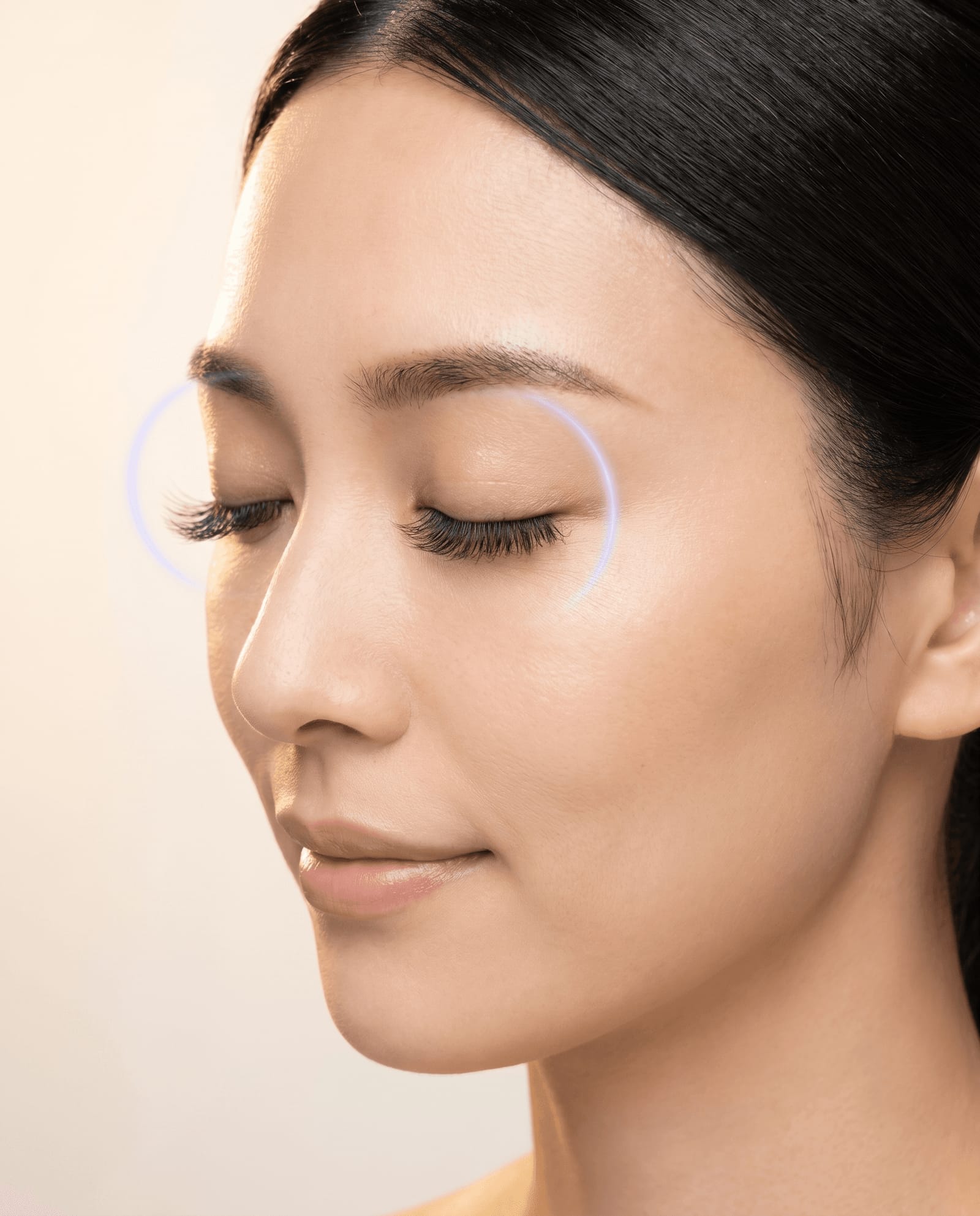 Eyes finished with Hollywood LED eyelash extensions